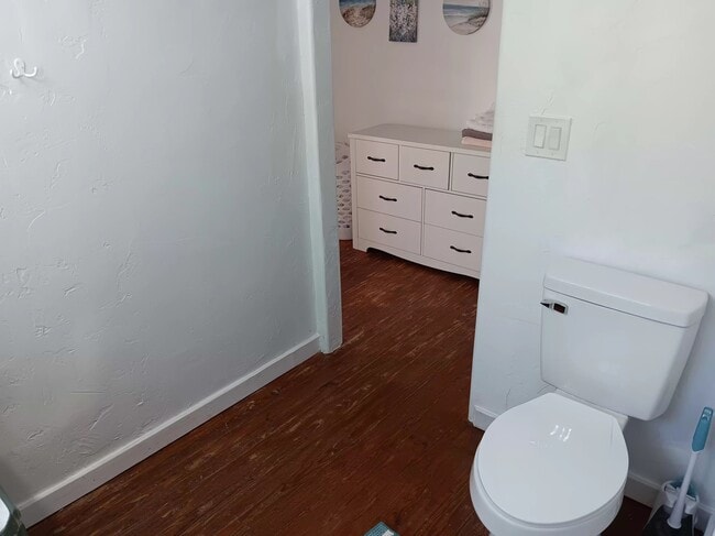 Photo - 206 2nd St NW