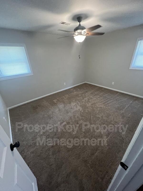 Photo - 3025 Foresthill Dr