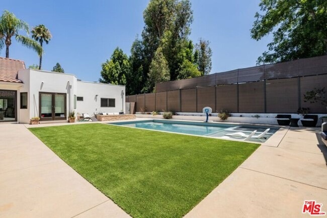 Photo - 17520 Embassy Dr