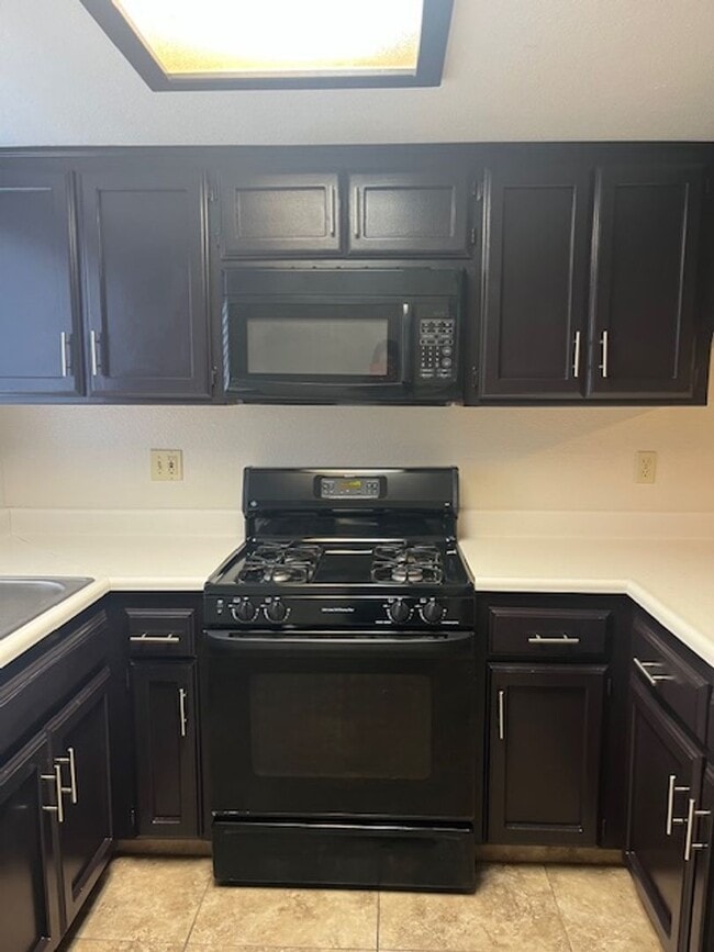 Photo - BC817-11 Unit 817-16