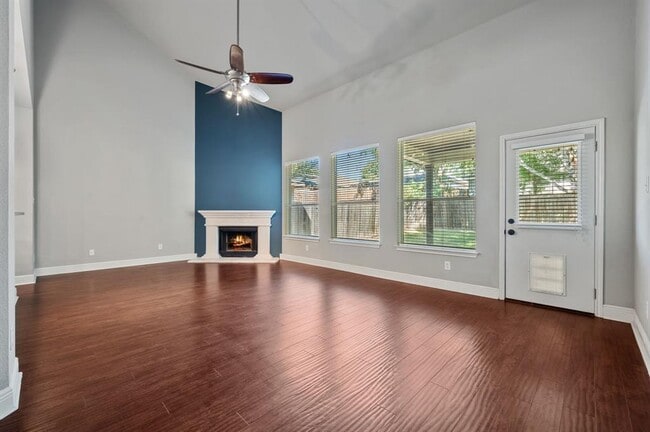 Photo - 2016 Melissa Oaks Ln