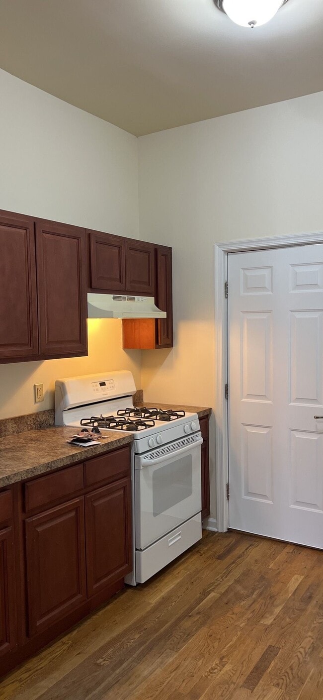 Photo - 129 Court St