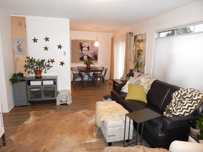 Photo - 4115 SE Raymond St Unit 4115