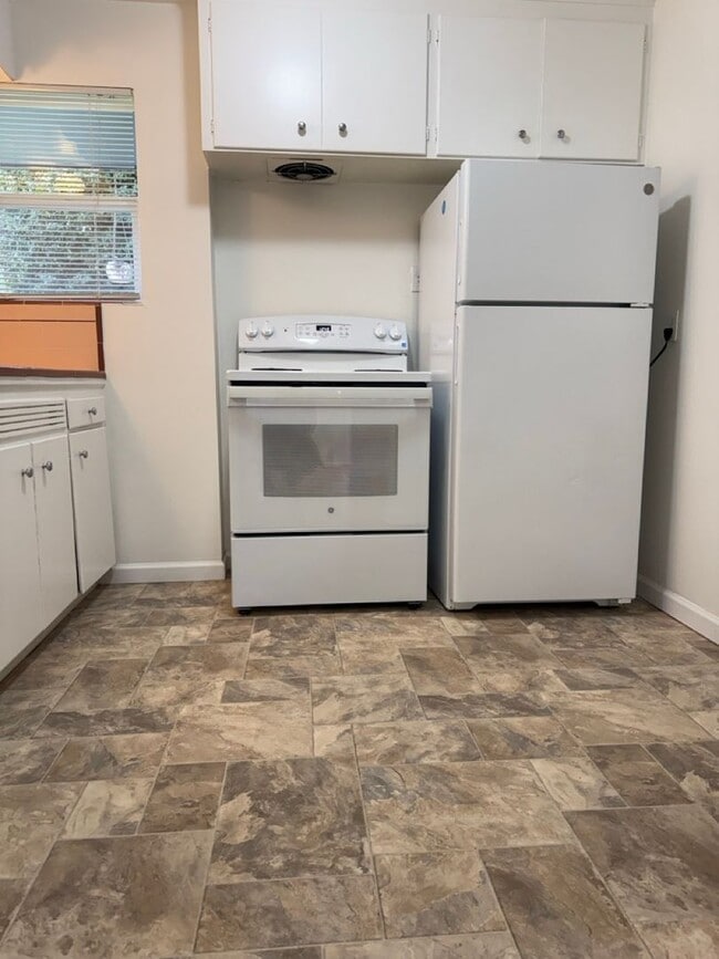 Photo - 1535-1537 California Ave SW (OTP) Unit 1535 California Ave SW