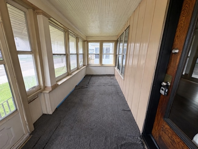 1059 Wooster Rd W
