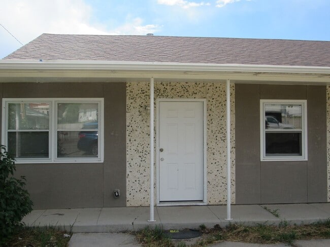 Photo - 2 Bed 1 Bath in Triplex Unidad 1044 S. Wisconsin Ave.
