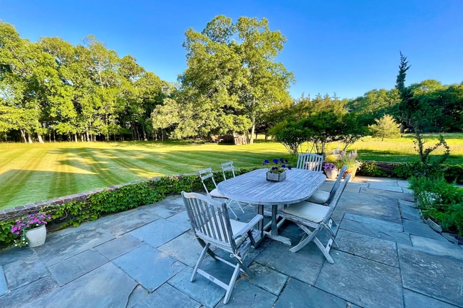 Photo - 900 Springs Fireplace Rd