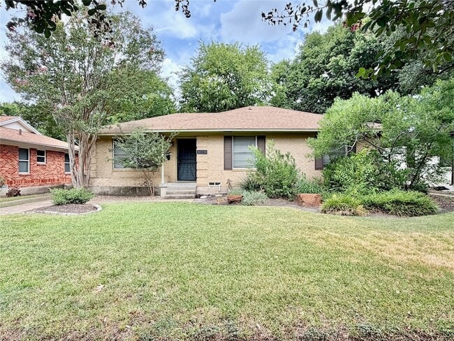 Building Photo - 10239 San Juan Ave