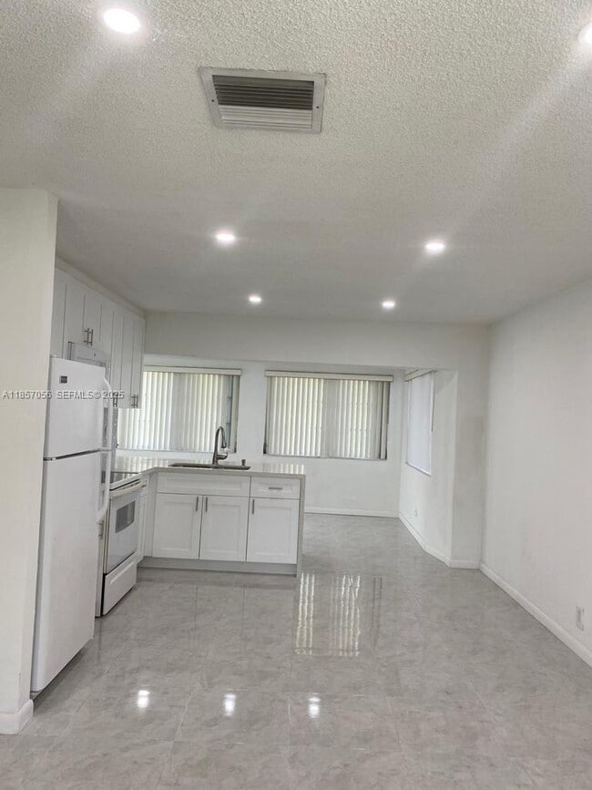 Photo - 4903 NW 42nd Ave