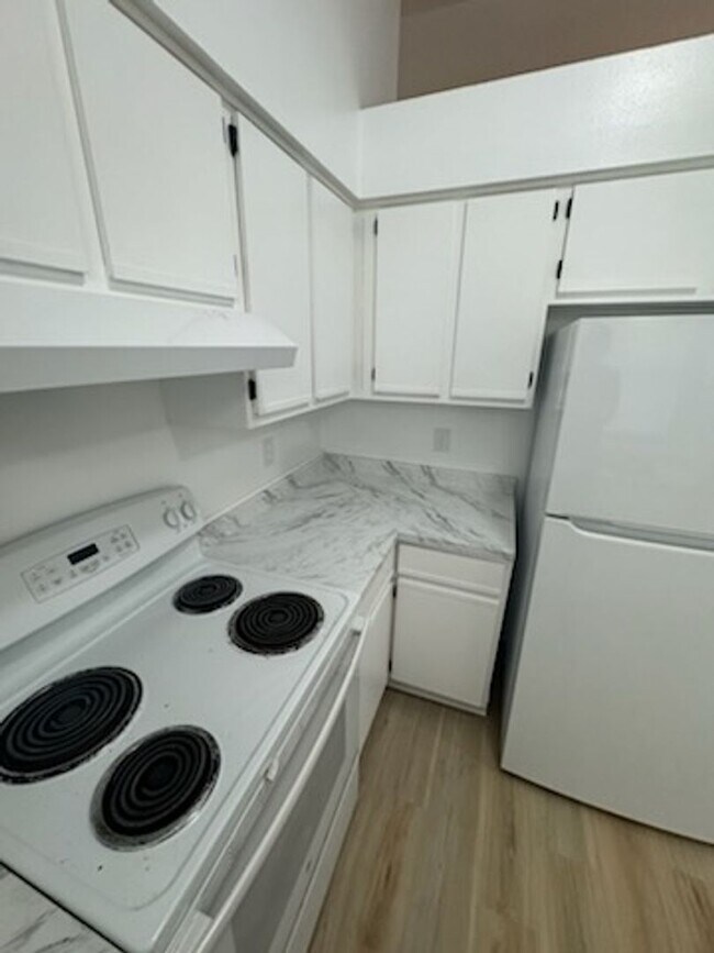 Photo - 341 Mercury Ave SE Unit 203