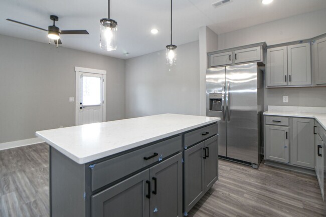 Photo - 1606 Jonathan Wade Cir