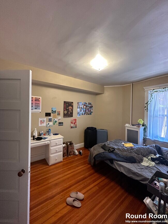 Photo - 10 Strathmore Rd Unit 2