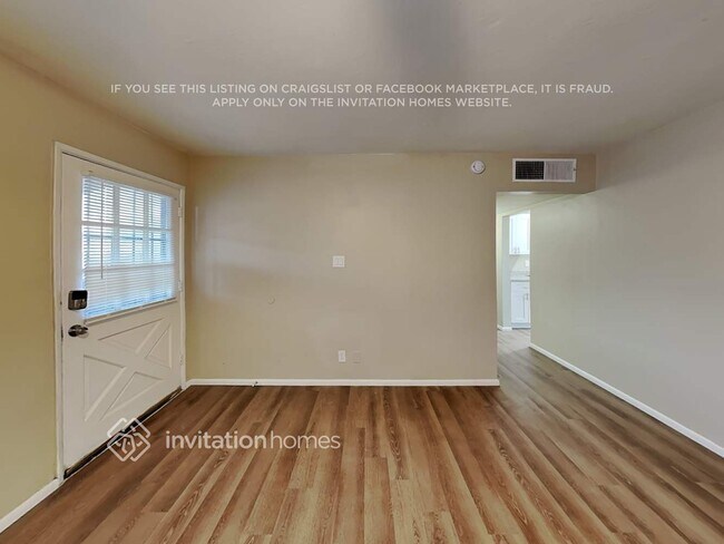 Photo - 1816 S Parkside Dr