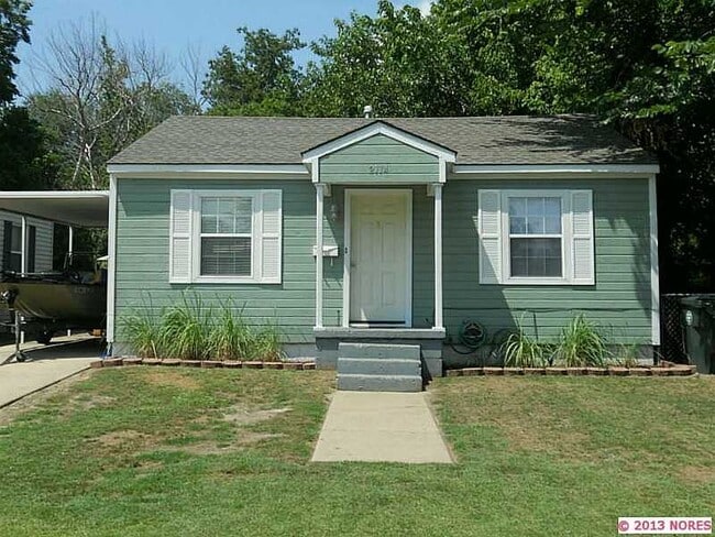 Building Photo - 2114 Hayes St