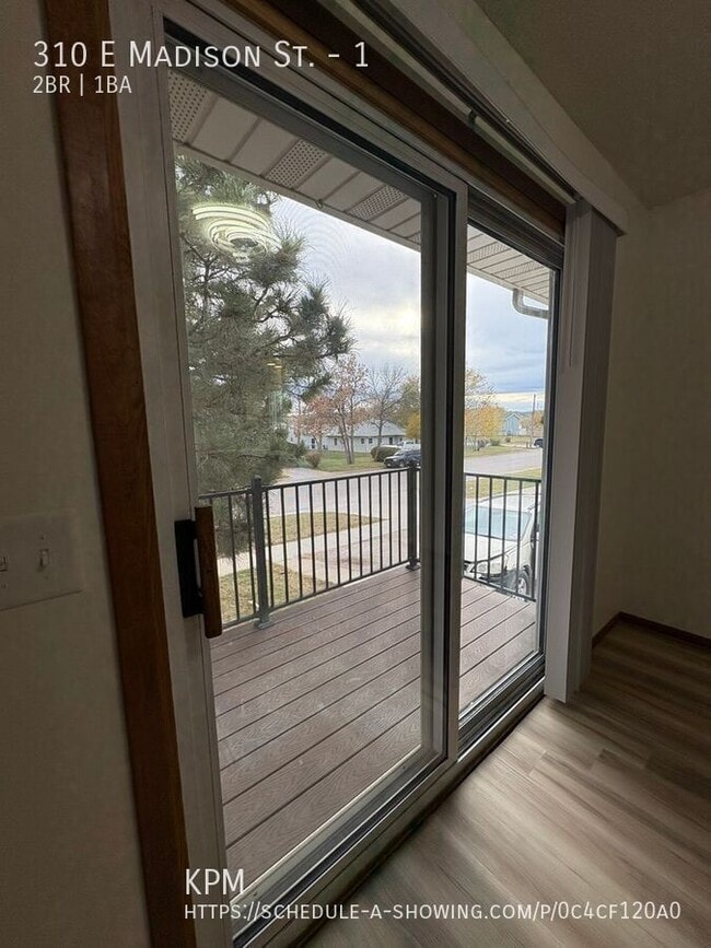 Photo - 310 E Madison St Unit 1