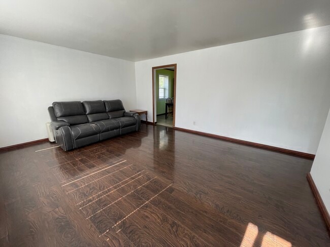 Photo - 115 Lexington Dr