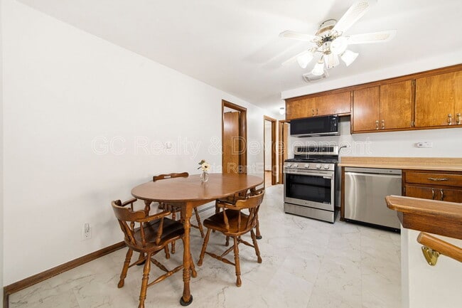 Photo - 5144 S Melvina Ave
