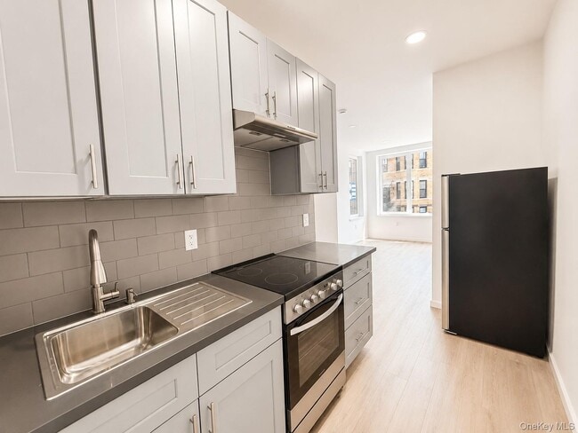 Photo - 69-46 64th St Unit 1F