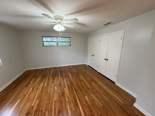 1105 Timber Ln