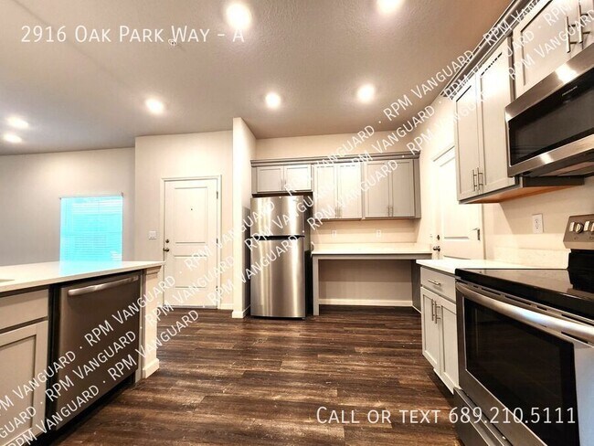 Photo - 2916 Oak Park Way