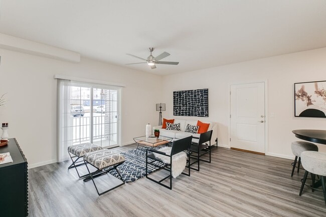 Photo - 1447 Pk W Ct Unit #301