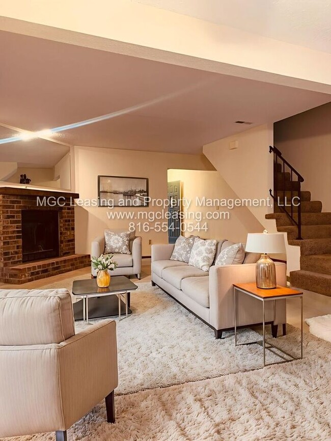 Photo - Spacious Lee's Summit Townhome- Sign a 15-...