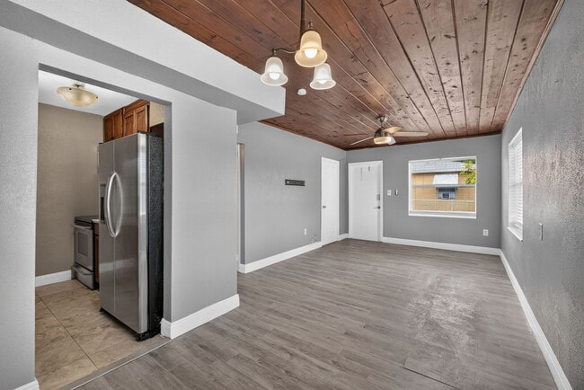 Photo - 112 W 34th St Unit 1