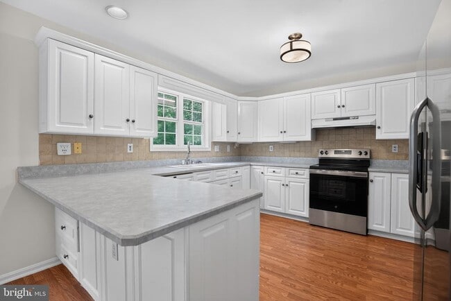 Building Photo - 20787 Red Rose Ct