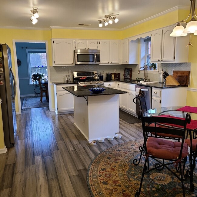 Photo - 6103 Yorkhill Dr Unit B