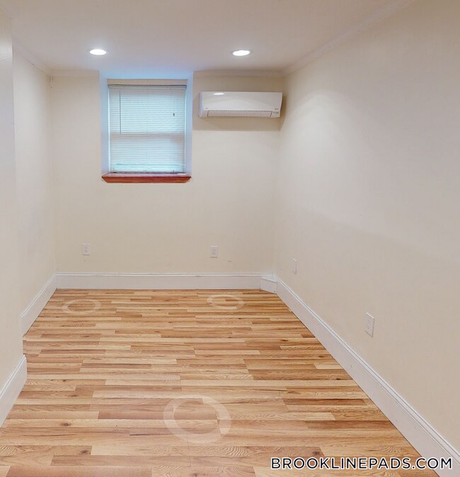 1689 Beacon St Unidad 6