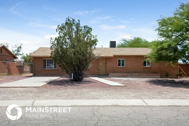 Building Photo - 4702 E Cecelia St Rental