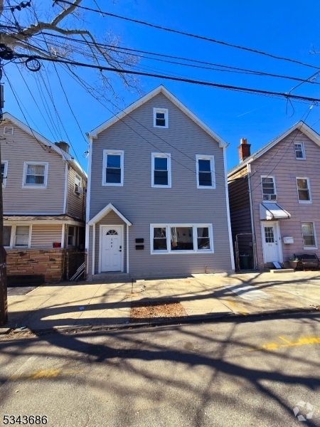 Building Photo - 308 N 2nd St Rental