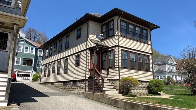 Photo - 529 Pleasant St Unit A