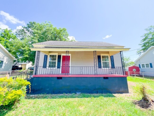 Photo - Large Fully Renovated Downtown Greer Home ...