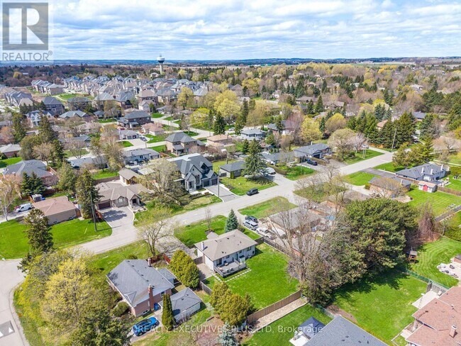Photo - 9 Hazelbury Dr