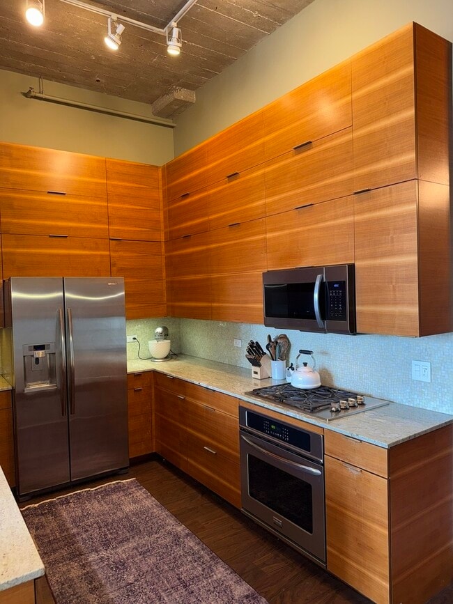 Photo - 320 E 21st St