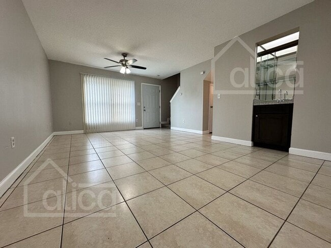 Photo - 3282 Oak Lake Pl