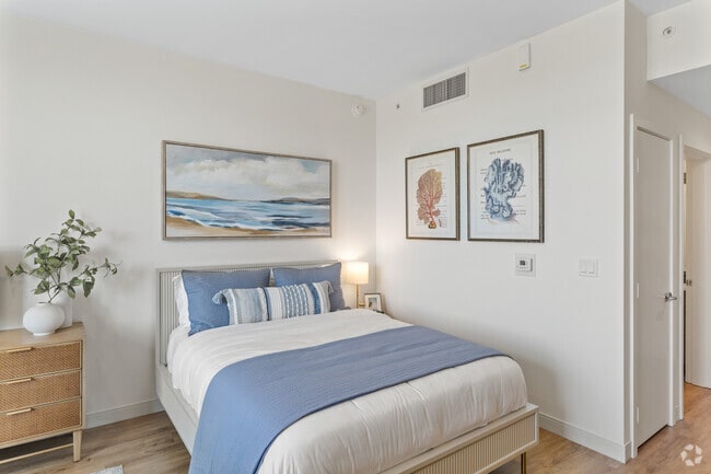 Studio - 435SF - Bedroom