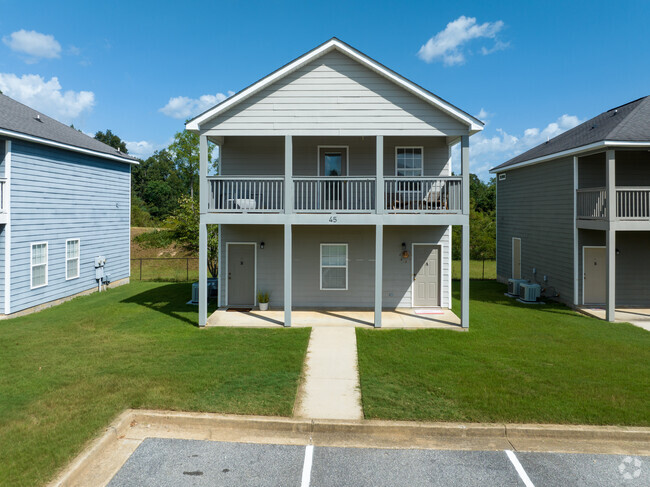 Exterior - Savannah Square Apartments