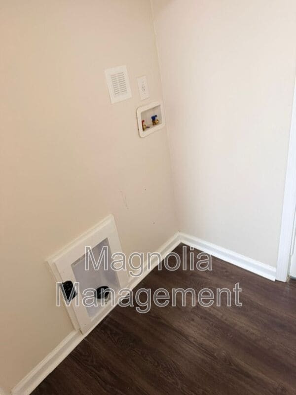 Photo - 1880 Julia Ave