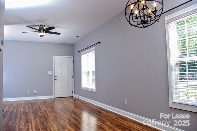 Photo - 917 Shearer St Unit 7