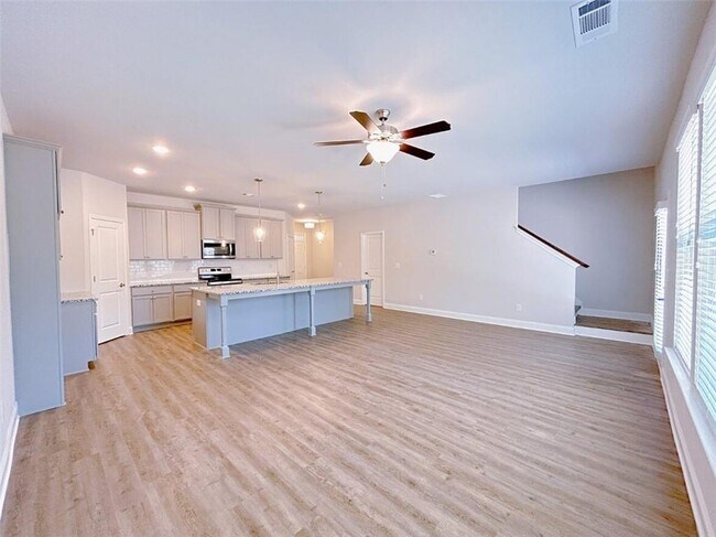 Photo - 207 Harrison St