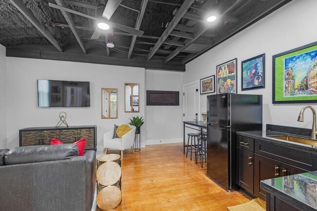 Photo - 156 Camellia St Unit ID1266986P