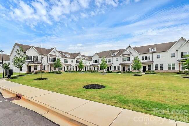 Photo - 720 Herlong Ave