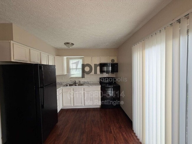 Photo - 2100 Shawbury Ct W