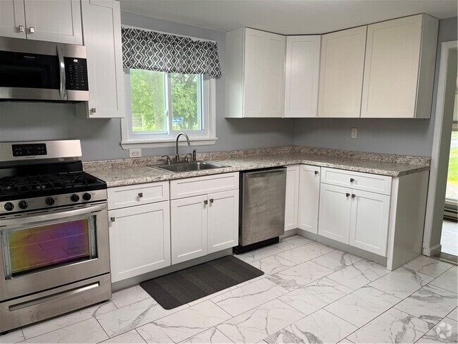 Building Photo - 145 Tillotson St Rental