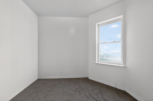 Building Photo - 4306 W Maypole Ave Unit 1F