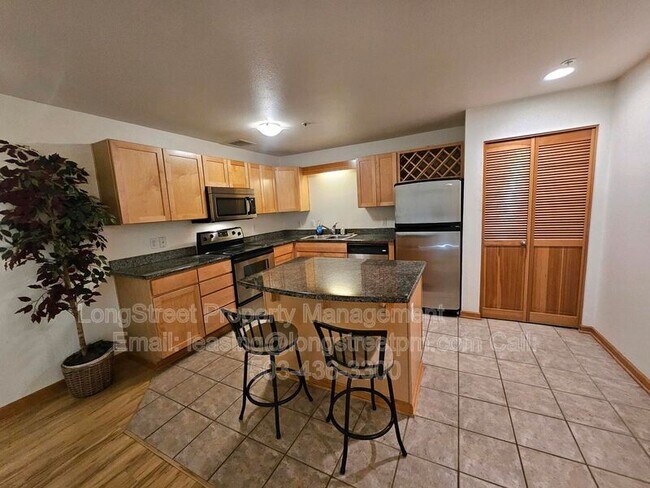 720 NW Naito Pkwy
