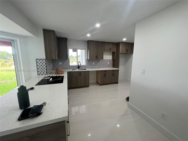 Photo - 14830 Harding Ln