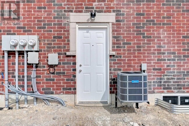 Photo - 151 Stamson St